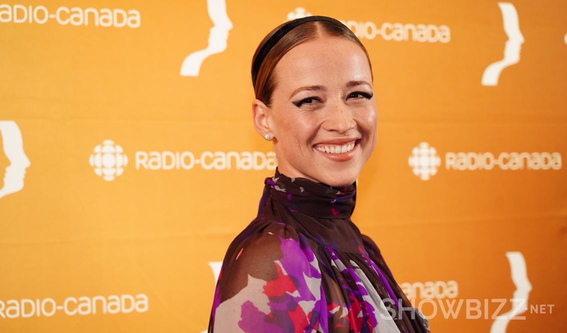 Karine Vanasse Dévoile Des Photos Lumineuses Dune Nouvelle Séance Photo 