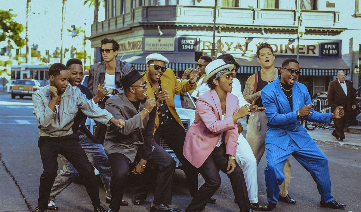 Écoutez « Uptown Funk » de Bruno Mars chanté par 280 extraits de films