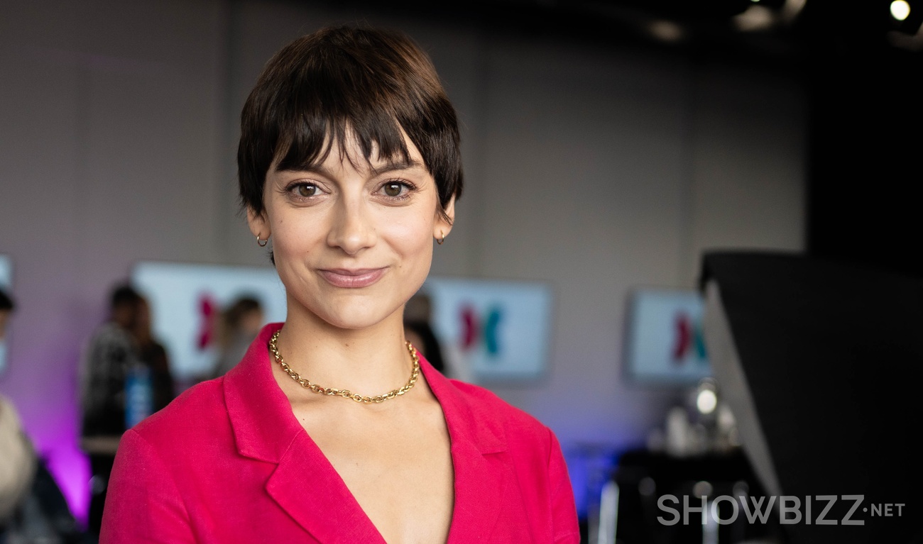 Image de l'article Photos : Les comédiennes Sophie Desmarais et Nour Belkhiria brillent à la première du film Les jours heureux